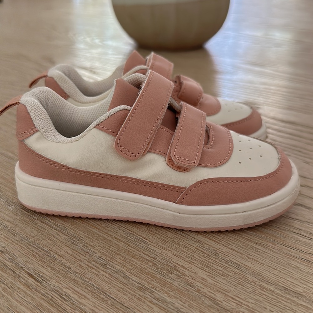 H&m baby girl sneakers